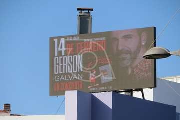 Urbanismo se pone remolón para retirar la valla publicitaria digital de Arnao (Foto TA)